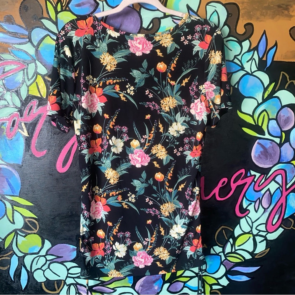Nadine West Womens Black Floral Short Sleeve Blouse size XL NWT - Picture 3 of 3